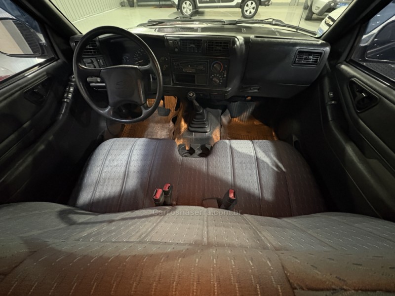 S10 2.5 STD 4X4 CD 8V TURBO DIESEL 4P MANUAL - 2000 - CAXIAS DO SUL