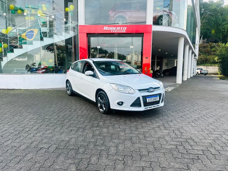 FOCUS 1.6 SE 16V FLEX 4P MANUAL - 2014 - BENTO GONçALVES