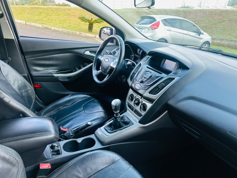 FOCUS 1.6 SE 16V FLEX 4P MANUAL - 2014 - BENTO GONçALVES