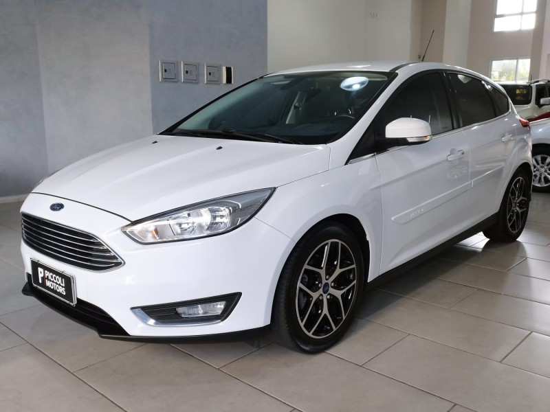 focus 2.0 titanium hatch 16v flex 4p automatico 2016 caxias do sul