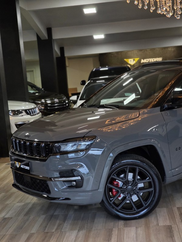 COMMANDER 2.0 HURRICANE BLACKHAWK 4X4 TURBO GASOLINA 4P AUTOMÁTICO - 2025 - CAXIAS DO SUL