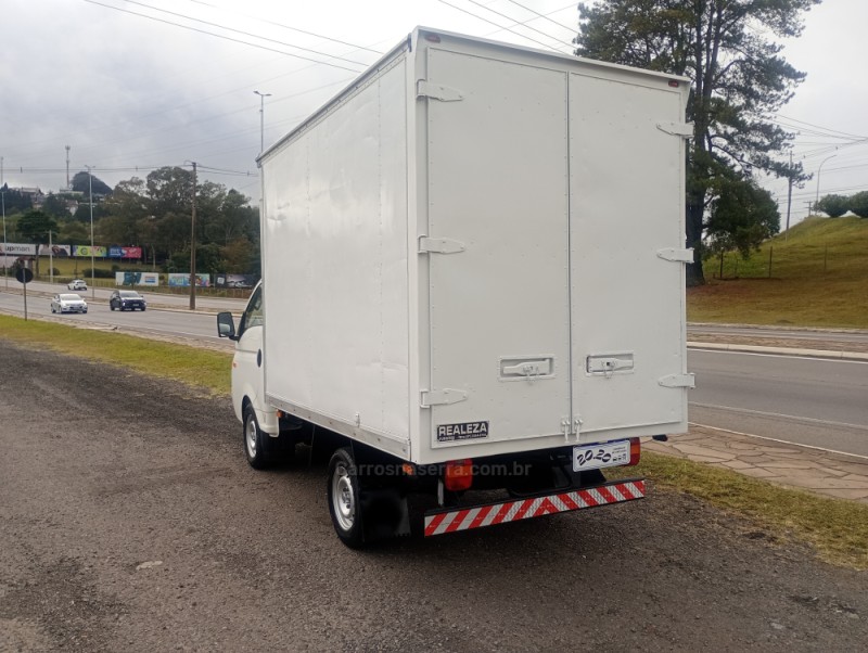 HR 2.5 LONGO BAÚ 4X2 16V 130CV TURBO INTERCOOLER DIESEL 2P MANUAL - 2010 - FARROUPILHA
