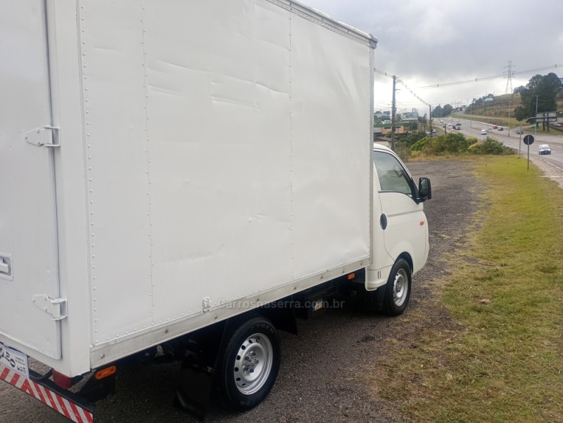 HR 2.5 LONGO BAÚ 4X2 16V 130CV TURBO INTERCOOLER DIESEL 2P MANUAL - 2010 - FARROUPILHA