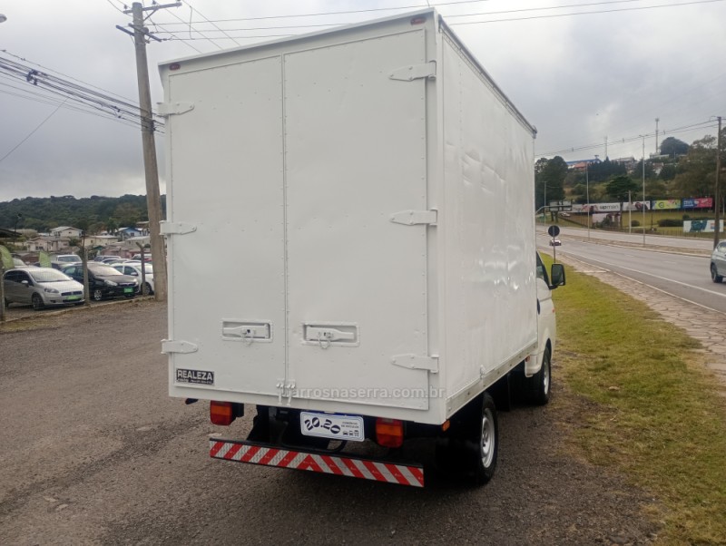 HR 2.5 LONGO BAÚ 4X2 16V 130CV TURBO INTERCOOLER DIESEL 2P MANUAL - 2010 - FARROUPILHA