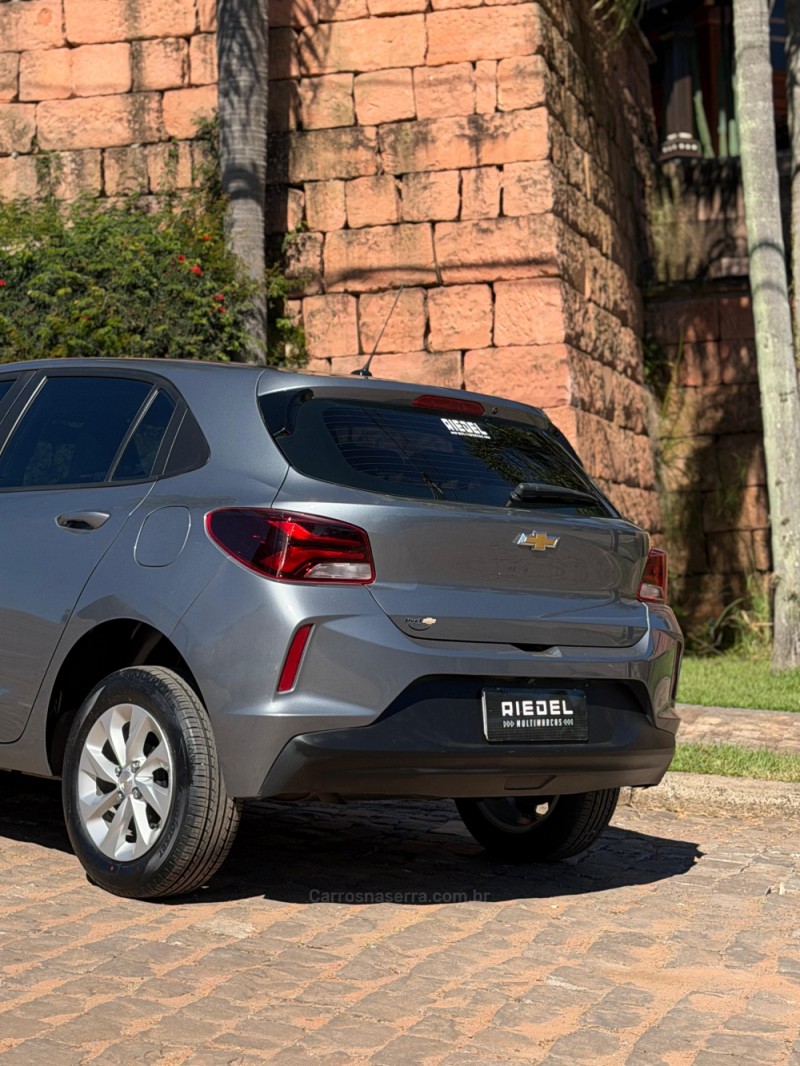 ONIX 1.0 LT 12V FLEX 4P MANUAL - 2022 - VENâNCIO AIRES