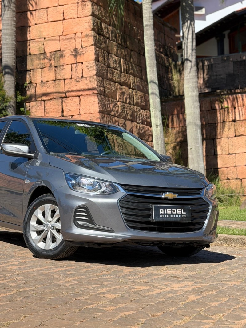 ONIX 1.0 LT 12V FLEX 4P MANUAL - 2022 - VENâNCIO AIRES