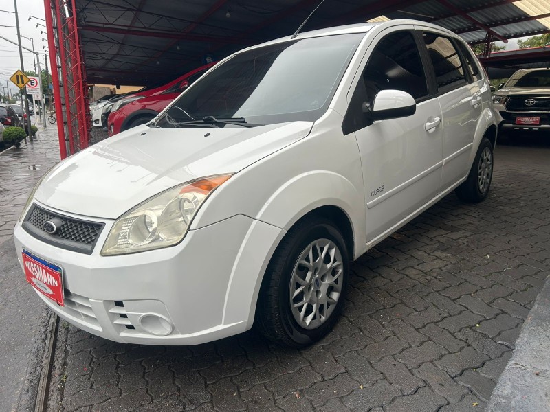 FIESTA 1.0 MPI CLASS 8V GASOLINA 4P MANUAL - 2010 - TRêS COROAS