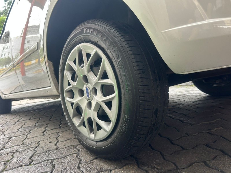 FIESTA 1.0 MPI CLASS 8V GASOLINA 4P MANUAL - 2010 - TRêS COROAS