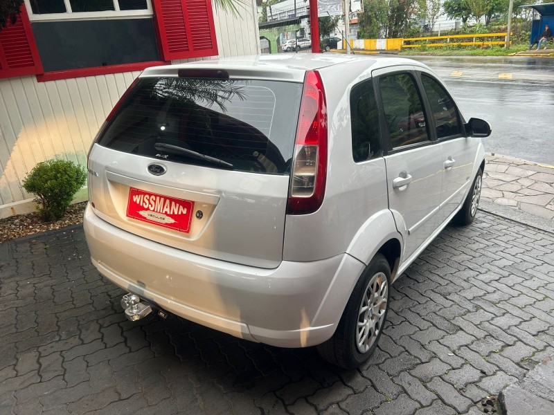 FIESTA 1.0 MPI CLASS 8V GASOLINA 4P MANUAL - 2010 - TRêS COROAS