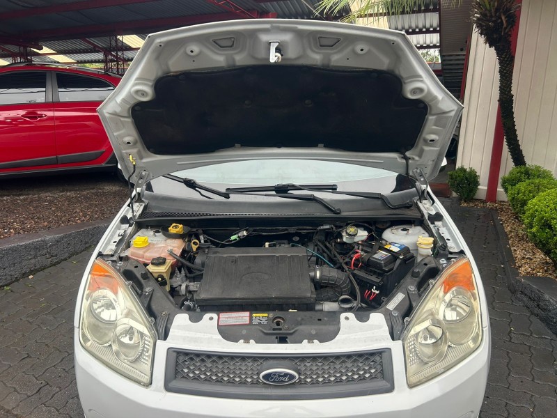 FIESTA 1.0 MPI CLASS 8V GASOLINA 4P MANUAL - 2010 - TRêS COROAS