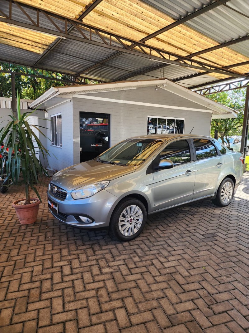 grand siena 1.6 mpi essence 16v flex 4p manual 2013 caxias do sul