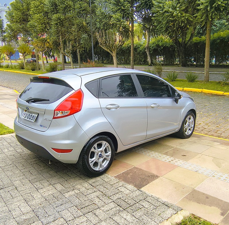 FIESTA 1.5 SE HATCH 16V FLEX 4P MANUAL - 2017 - FARROUPILHA