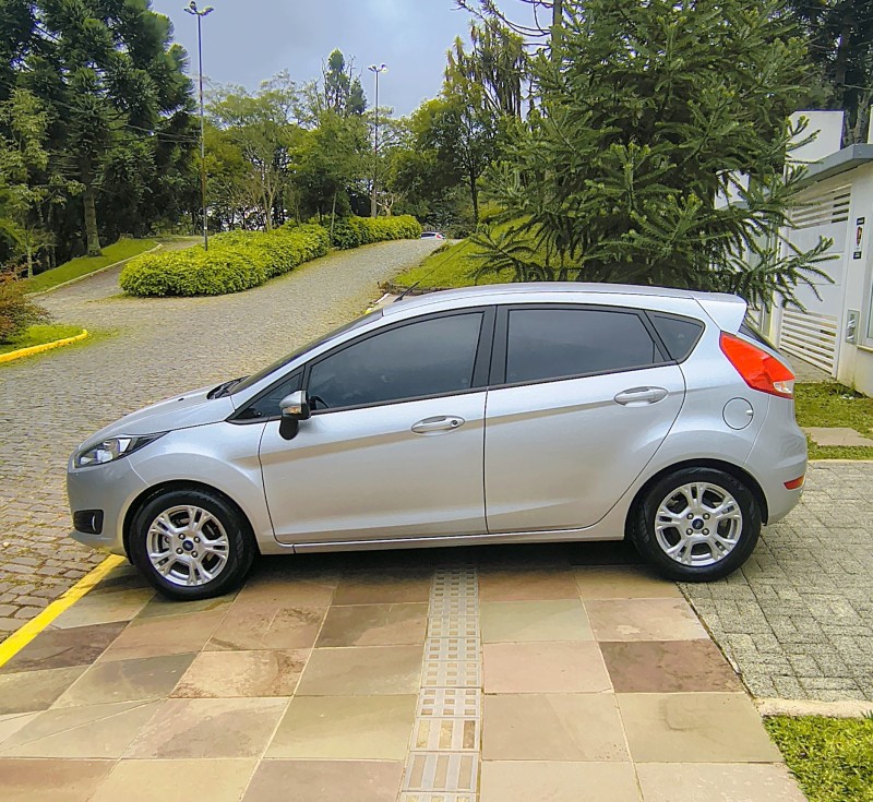FIESTA 1.5 SE HATCH 16V FLEX 4P MANUAL - 2017 - FARROUPILHA