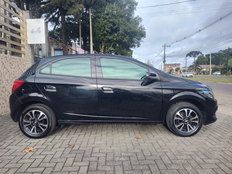 ONIX 1.4 MPFI LTZ 8V FLEX 4P MANUAL - 2016 - CANELA