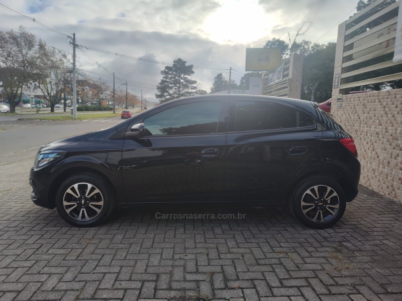 ONIX 1.4 MPFI LTZ 8V FLEX 4P MANUAL - 2016 - CANELA