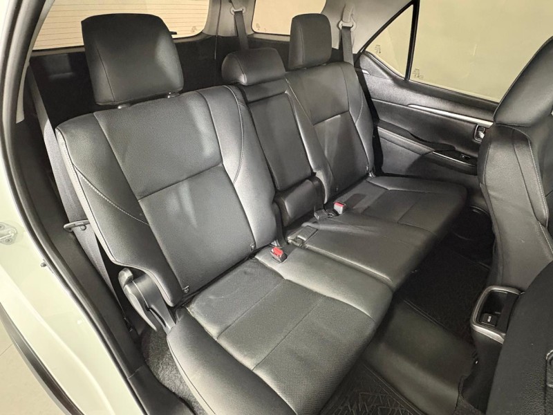 HILUX SW4 2.8 SRX 4X4 7 LUGARES 16V TURBO INTERCOOLER DIESEL 4P AUTOMÁTICO - 2021 - FARROUPILHA