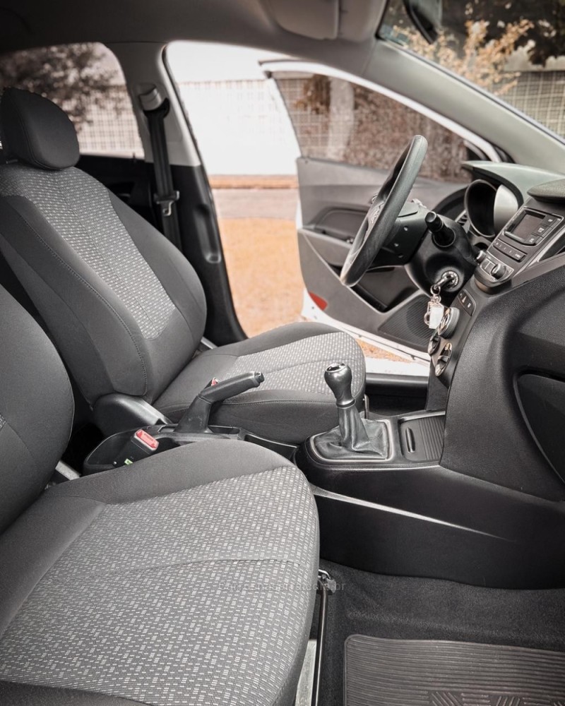 HB20 1.0 COMFORT 12V FLEX 4P MANUAL - 2017 - NOVO HAMBURGO
