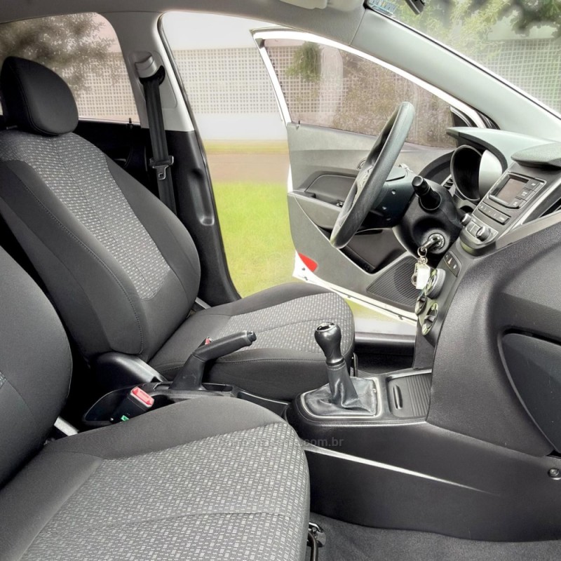 HB20 1.0 COMFORT 12V FLEX 4P MANUAL - 2017 - NOVO HAMBURGO