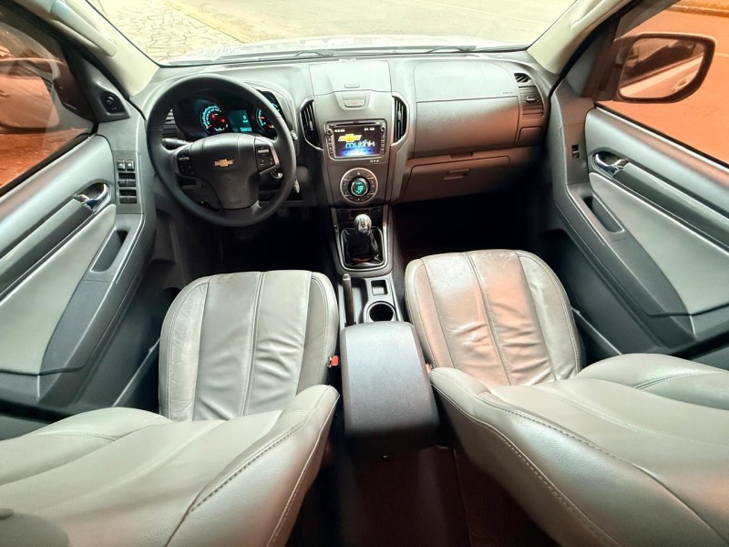 S10 2.4 MPFI LTZ 4X4 CD 8V FLEX 4P MANUAL - 2014 - TRêS COROAS