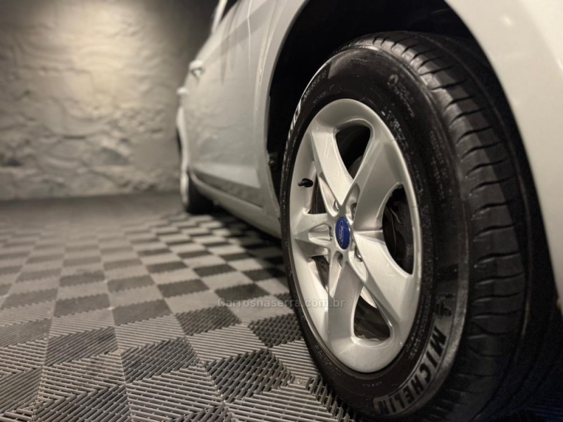 FOCUS 1.6 8V GASOLINA 4P MANUAL - 2012 - FARROUPILHA