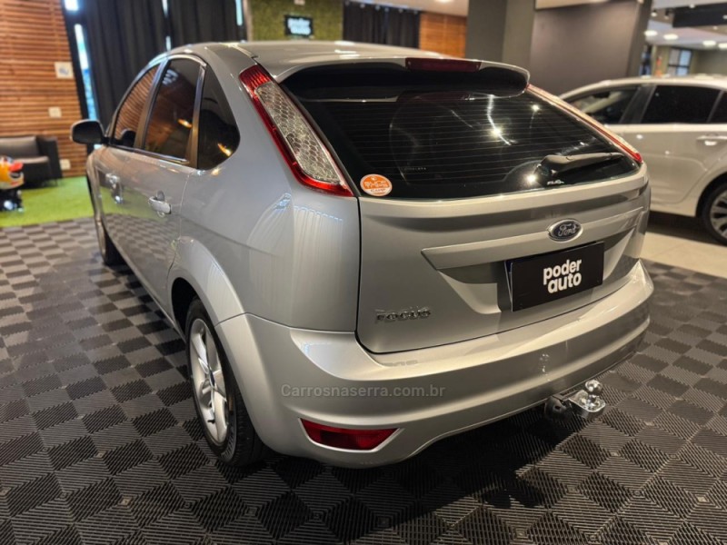 FOCUS 1.6 8V GASOLINA 4P MANUAL - 2012 - FARROUPILHA