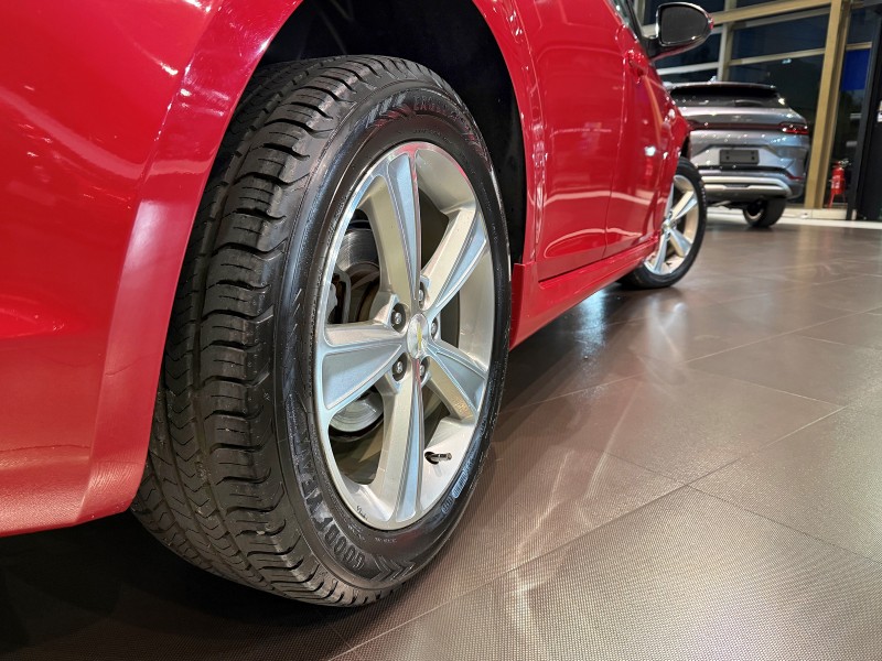 CRUZE 1.8 LT 16V FLEX 4P AUTOMÁTICO - 2015 - FARROUPILHA