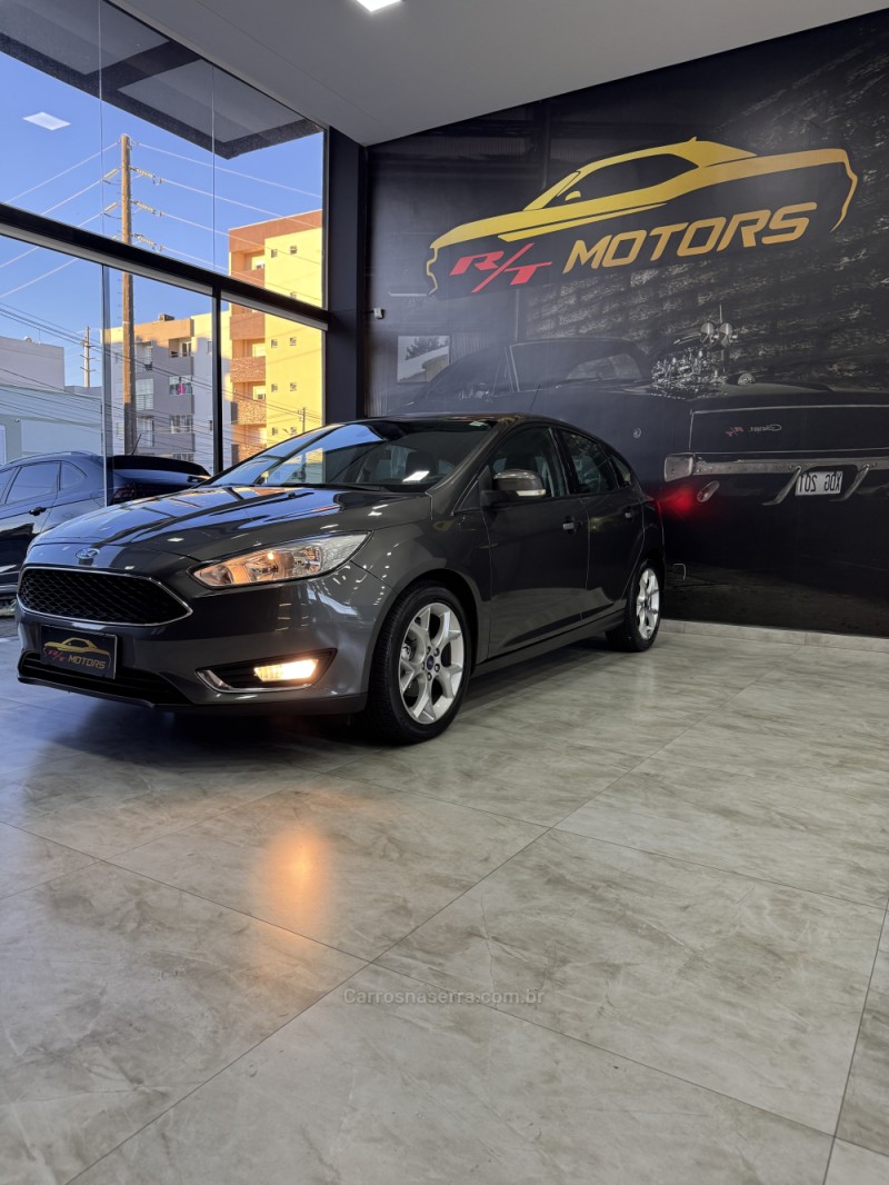 focus 2.0 se hatch 16v flex 4p auto 2016 caxias do sul