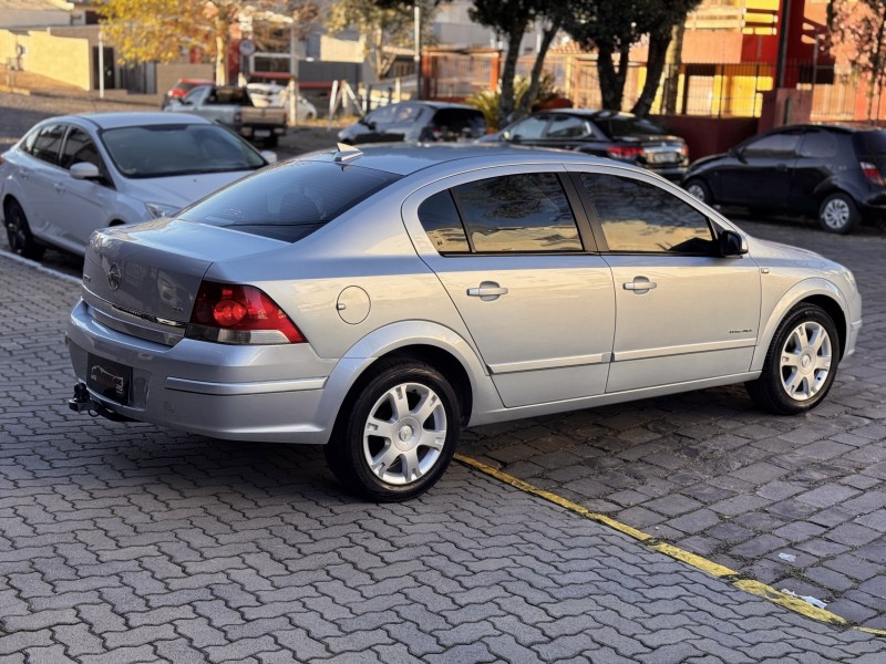 VECTRA 2.0 MPFI ELEGANCE 8V FLEX 4P AUTOMÁTICO - 2006 - CAXIAS DO SUL