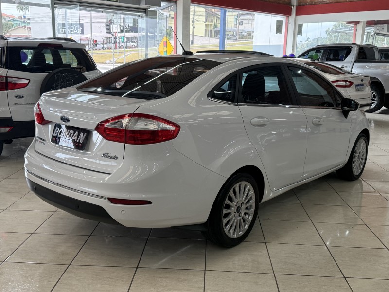 FIESTA 1.6 TITANIUM PLUS SEDAN 16V FLEX 4P AUTOMÁTICO - 2016 - FARROUPILHA
