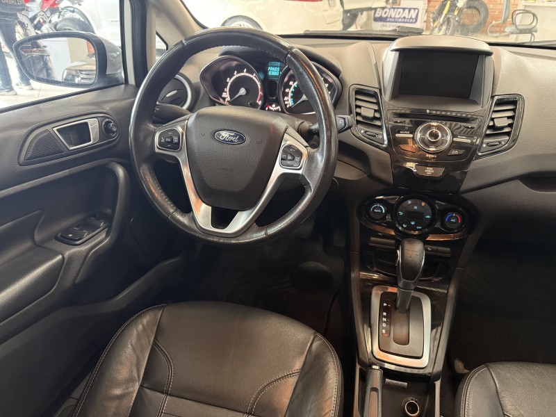 FIESTA 1.6 TITANIUM PLUS SEDAN 16V FLEX 4P AUTOMÁTICO - 2016 - FARROUPILHA