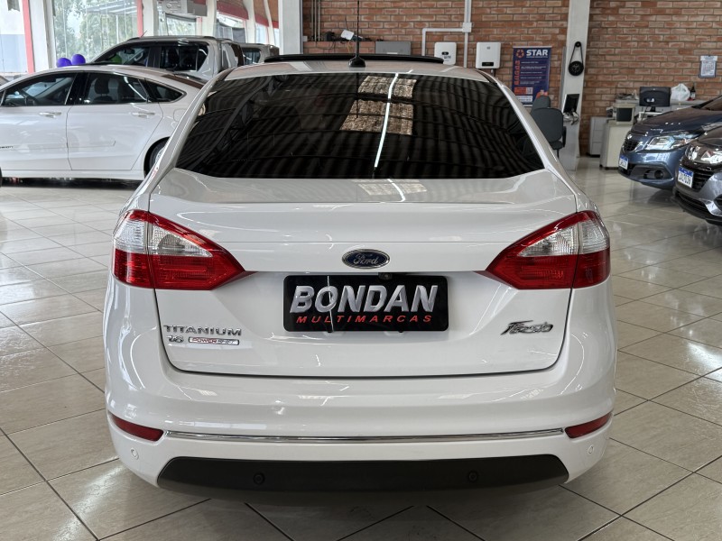 FIESTA 1.6 TITANIUM PLUS SEDAN 16V FLEX 4P AUTOMÁTICO - 2016 - FARROUPILHA