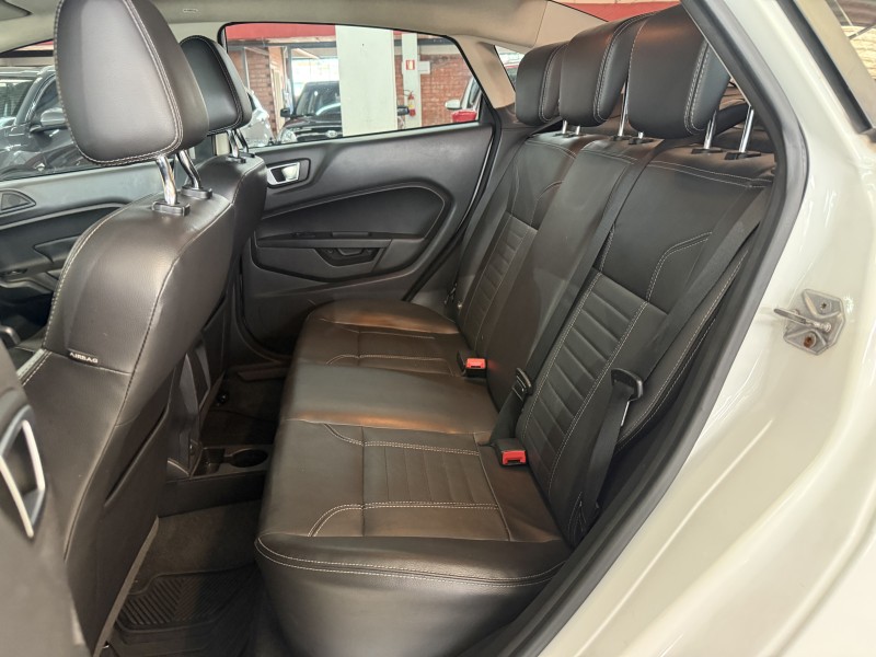FIESTA 1.6 TITANIUM PLUS SEDAN 16V FLEX 4P AUTOMÁTICO - 2016 - FARROUPILHA