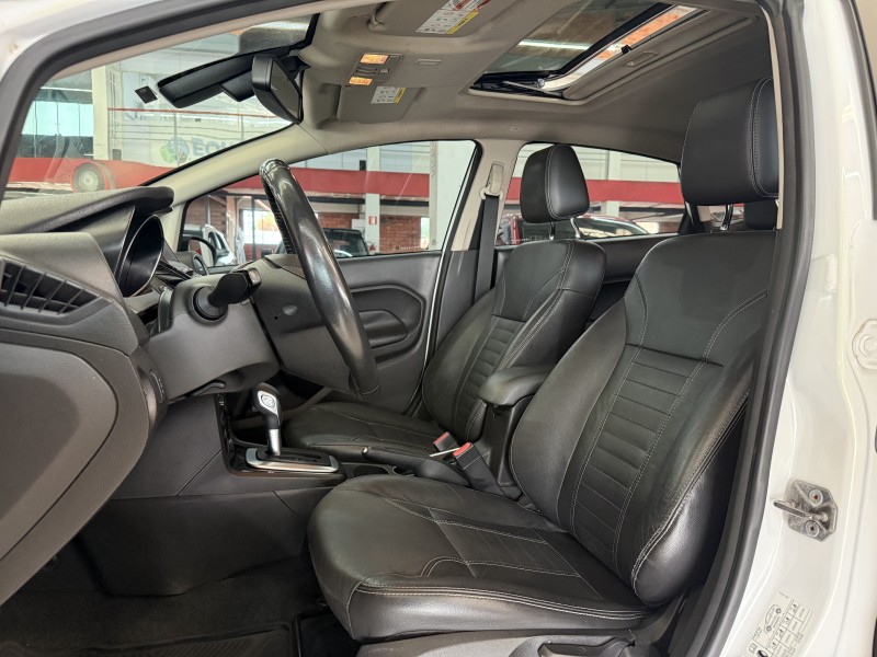 FIESTA 1.6 TITANIUM PLUS SEDAN 16V FLEX 4P AUTOMÁTICO - 2016 - FARROUPILHA