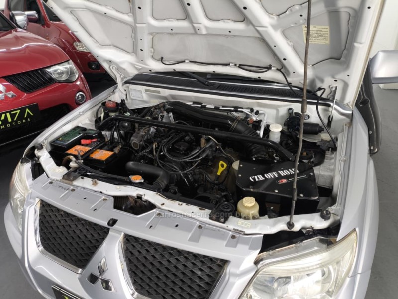 PAJERO TR4 2.0 4X4 16V 140CV FLEX 4P MANUAL - 2011 - CAXIAS DO SUL