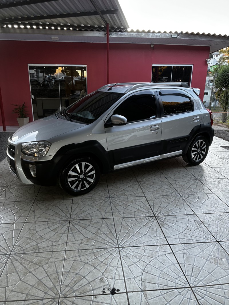 etios 1.5 x plus 16v flex 4p manual 2017 caxias do sul