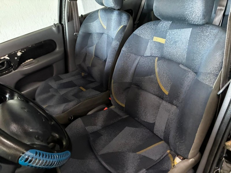 CLIO 1.0 RN 16V GASOLINA 4P MANUAL - 2001 - BOM PRINCíPIO