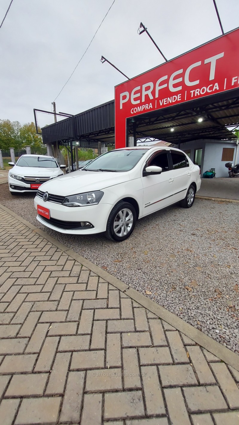 VOYAGE 1.6 MI HIGHLINE 8V FLEX 4P MANUAL - 2014 - BOM PRINCíPIO