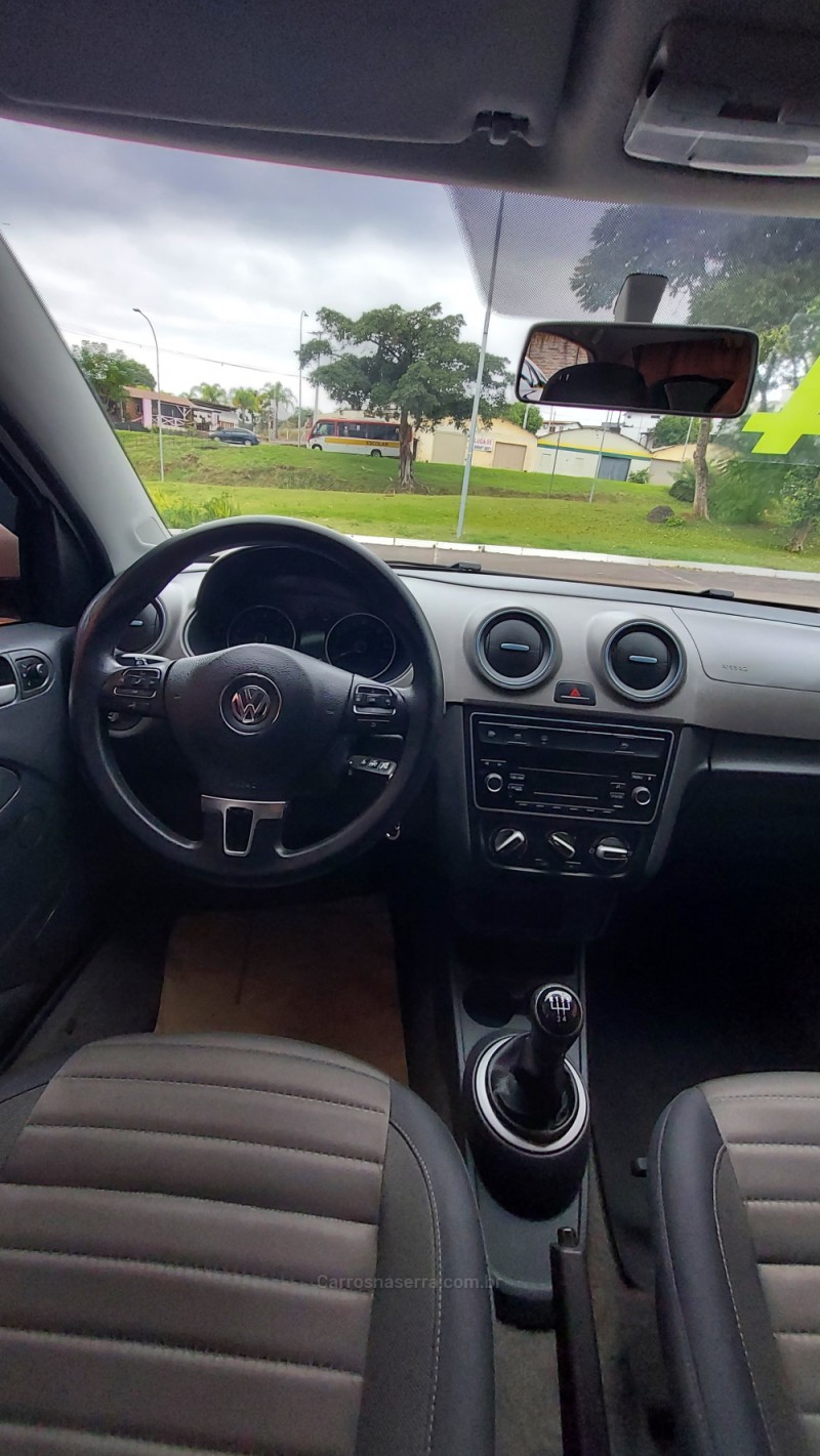 VOYAGE 1.6 MI HIGHLINE 8V FLEX 4P MANUAL - 2014 - BOM PRINCíPIO