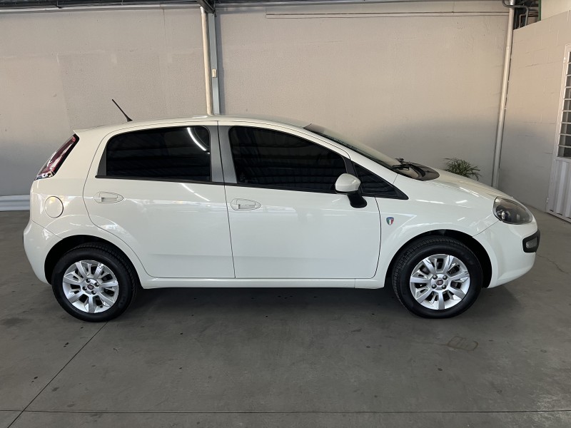 PUNTO 1.4 ATTRACTIVE ITALIA 8V FLEX 4P MANUAL - 2017 - CAXIAS DO SUL