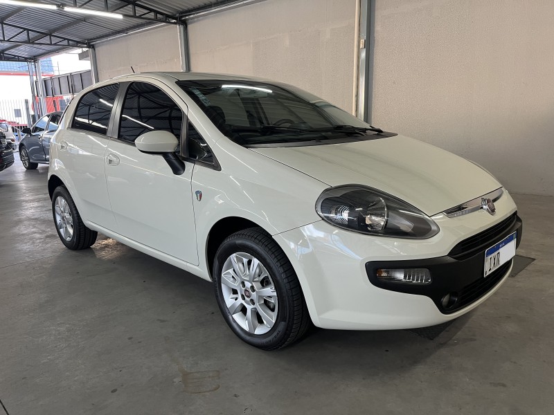 PUNTO 1.4 ATTRACTIVE ITALIA 8V FLEX 4P MANUAL - 2017 - CAXIAS DO SUL