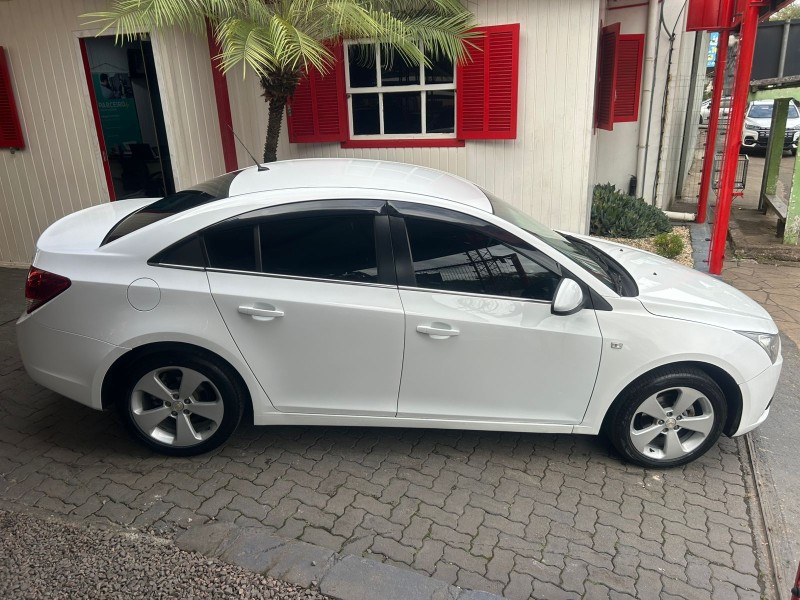 CRUZE 1.8 LT 16V FLEX 4P AUTOMÁTICO - 2013 - TRêS COROAS