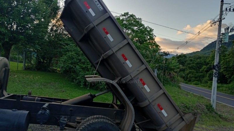 F-11000  - 1988 - NOVA PETRóPOLIS