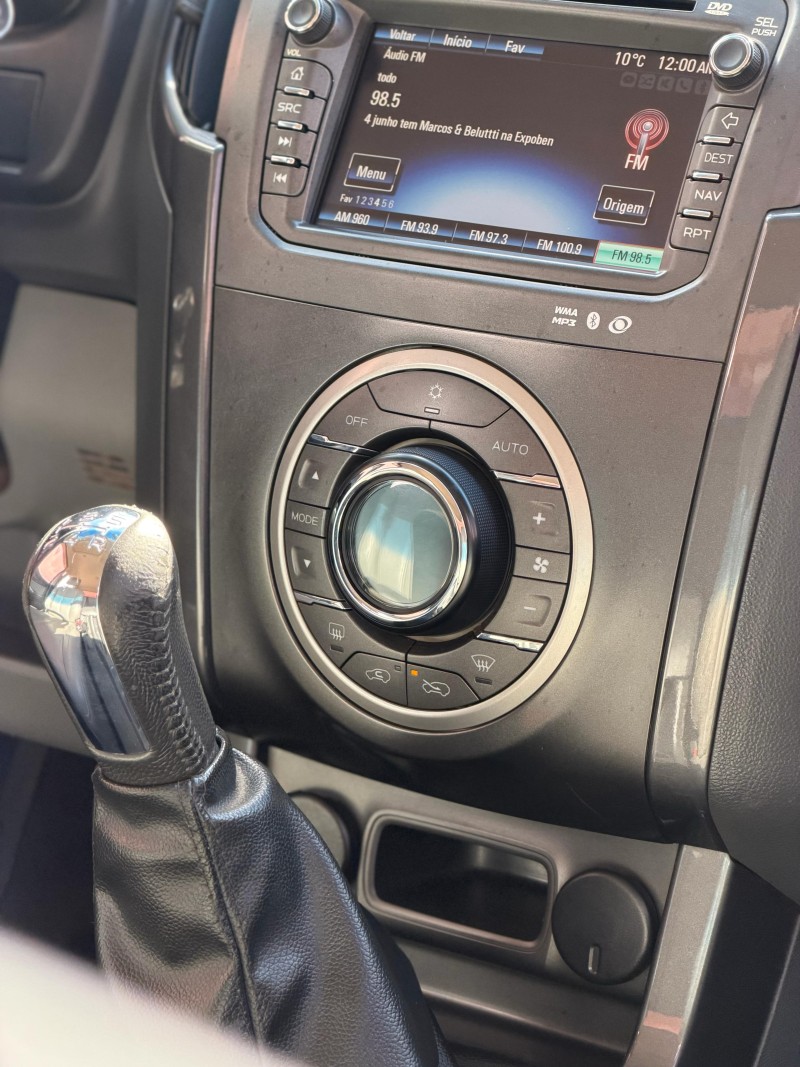 S10 2.4 LTZ 4X2 CD 8V FLEX 4P MANUAL - 2014 - ANTôNIO PRADO