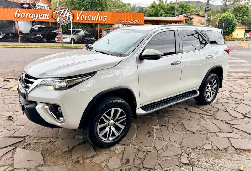 HILUX SW4 2.8 SRX 4X4 16V TURBO INTERCOOLER DIESEL 4P AUTOMÁTICO