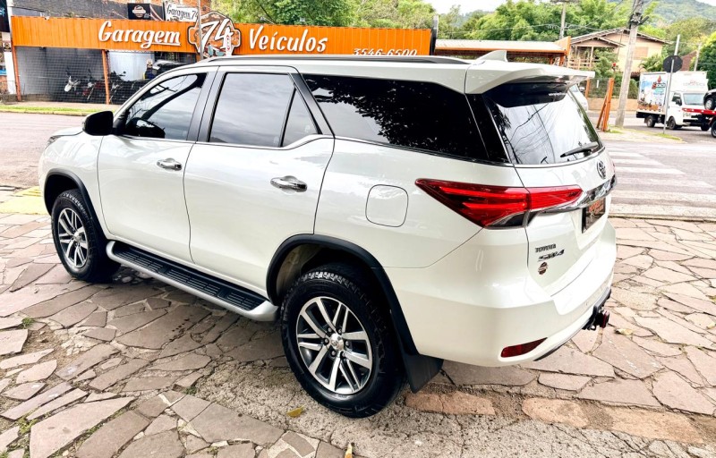 HILUX SW4 2.8 SRX 4X4 16V TURBO INTERCOOLER DIESEL 4P AUTOMÁTICO - 2019 - TRêS COROAS
