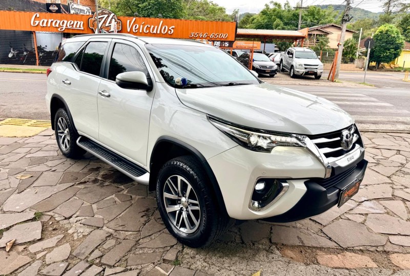 HILUX SW4 2.8 SRX 4X4 16V TURBO INTERCOOLER DIESEL 4P AUTOMÁTICO - 2019 - TRêS COROAS