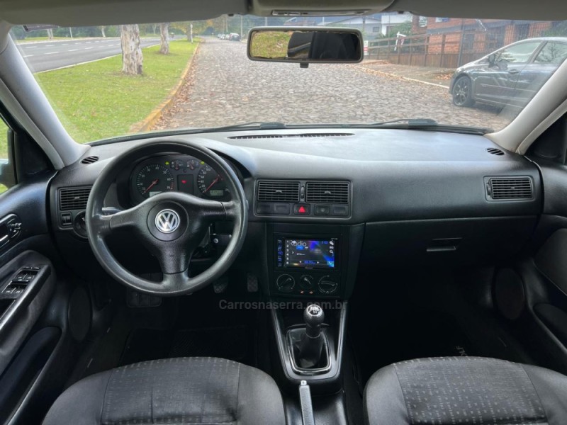 GOLF 1.6 MI GENERATION 8V GASOLINA 4P MANUAL - 2002 - DOIS IRMãOS