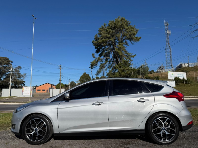 FOCUS 2.0 TITANIUM HATCH 16V FLEX 4P AUTOMÁTICO - 2016 - FARROUPILHA