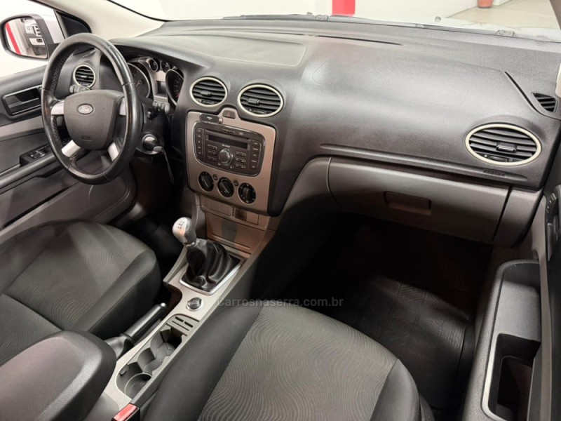 FOCUS 1.6 GLX 8V FLEX 4P MANUAL - 2013 - CAXIAS DO SUL