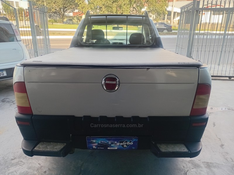 STRADA 1.8 MPI TREKKING CS 8V FLEX 2P MANUAL - 2005 - CAXIAS DO SUL